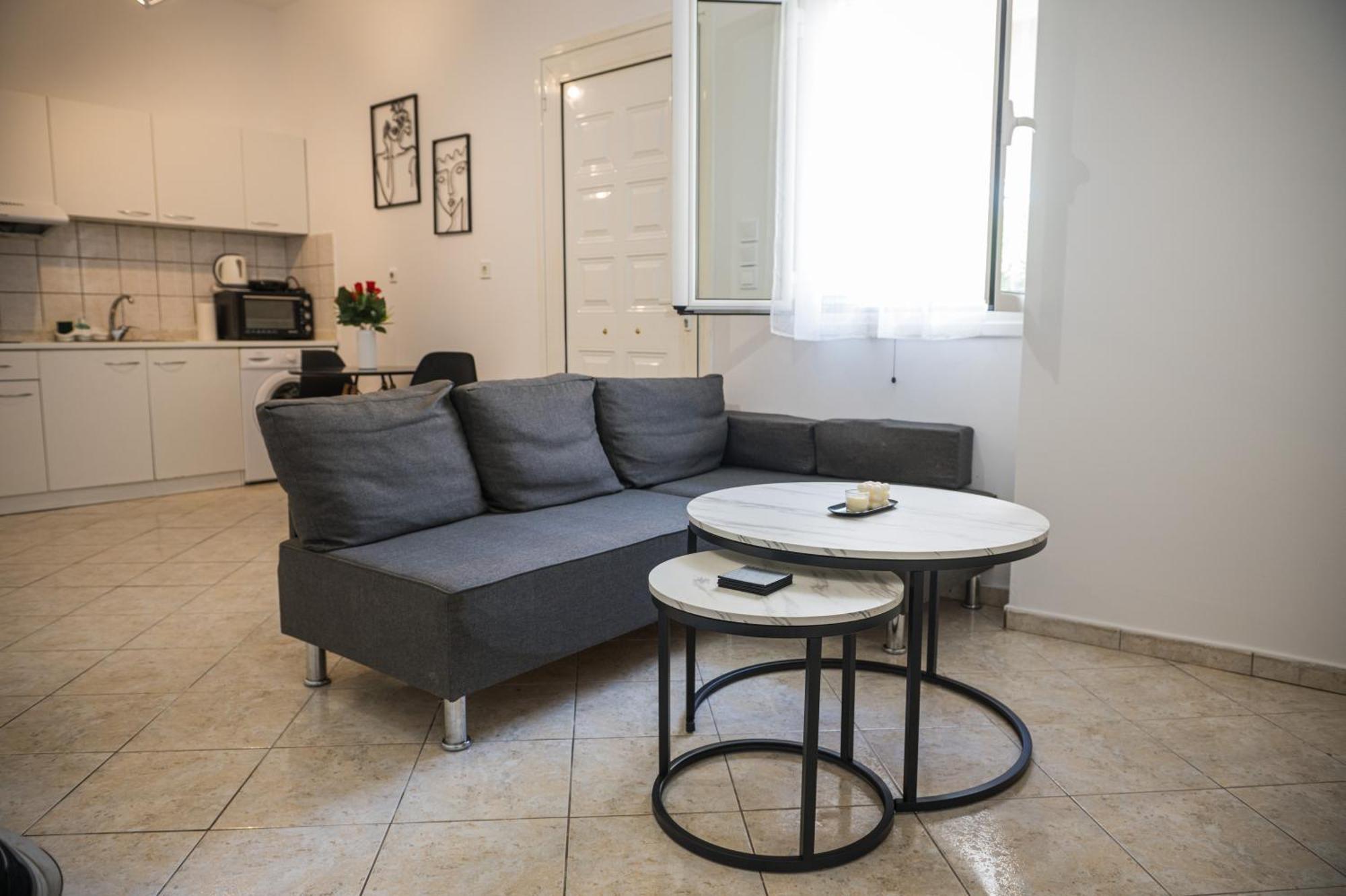 Apartment Happy Room-2' From Sea