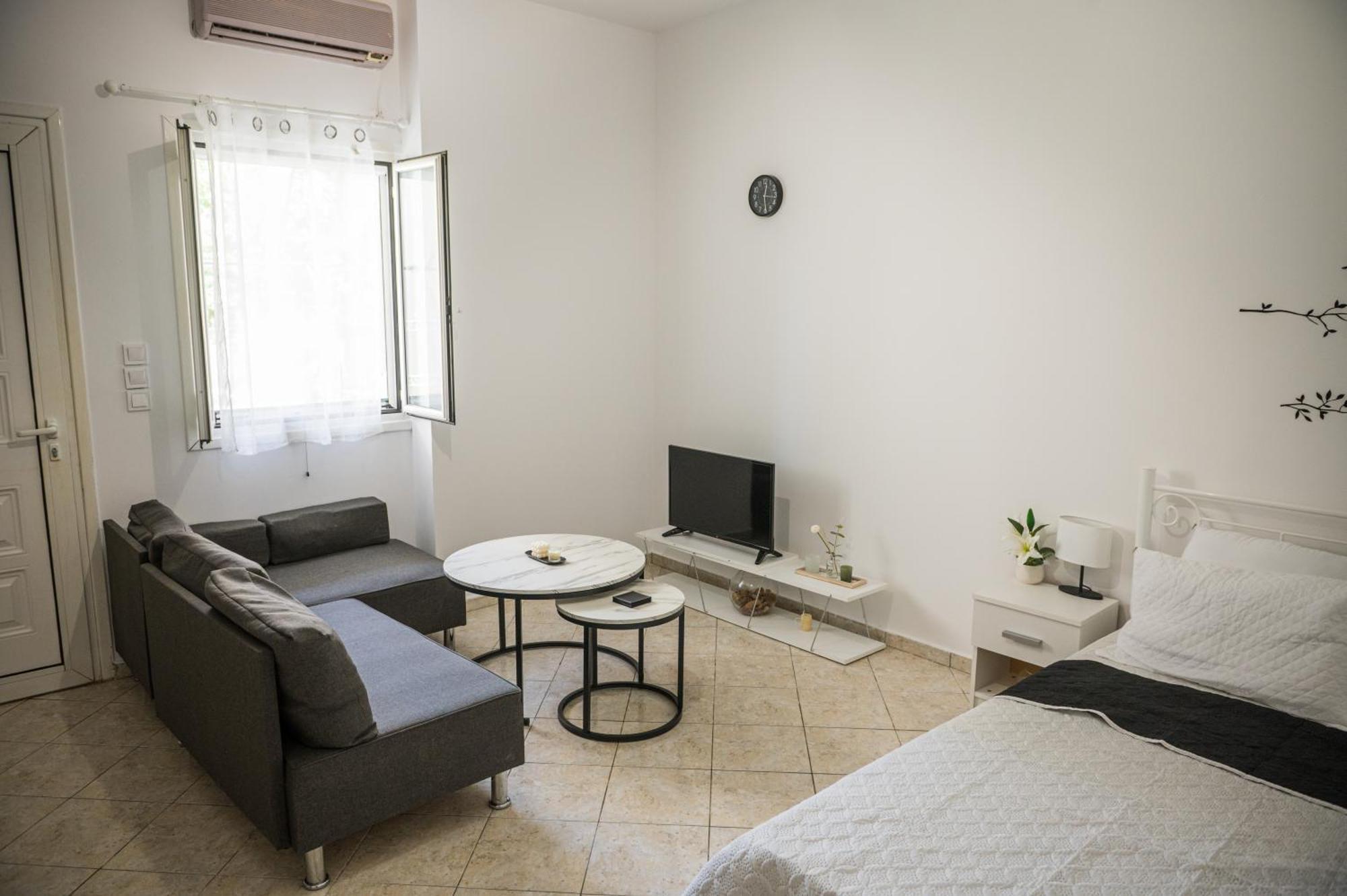 Happy Room-2' From Sea Apartment Kalamata